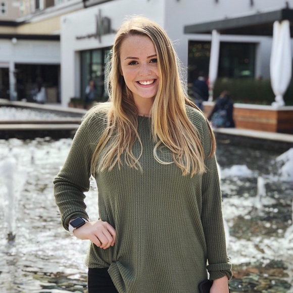 Meet your Posher, Camille - Picture 1 of 1